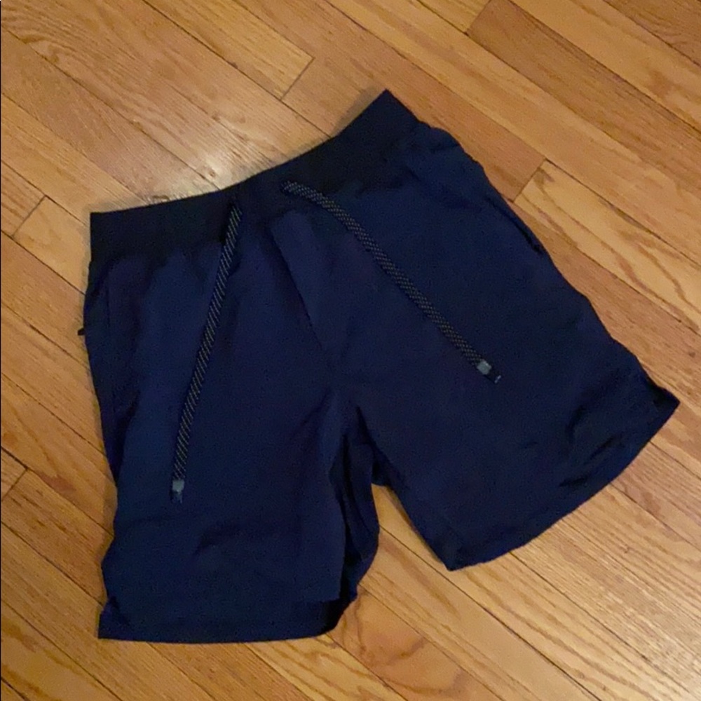 Fabletics almost new workout shorts with lining
